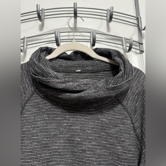 Lululemon Healthy Heart Coco Pique Pullover sweatshirt women’s 6 cowl neck - Picture 3 of 16